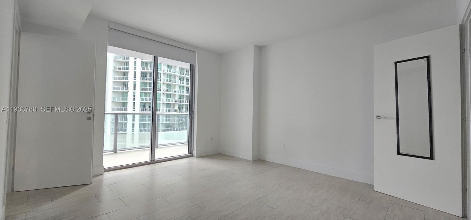 For Rent: $3,500 (1 beds, 1 baths, 696 Square Feet)