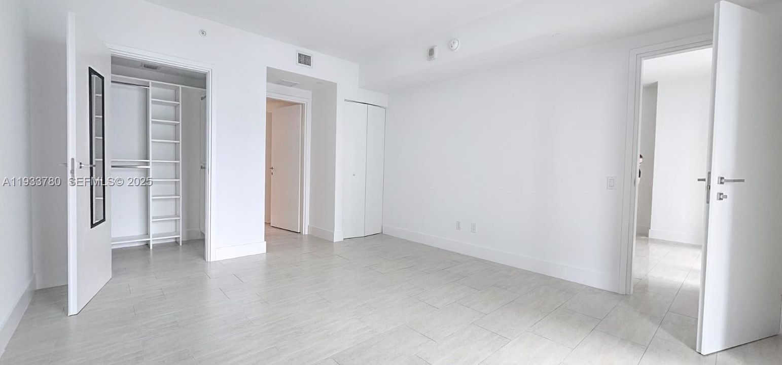 For Rent: $3,500 (1 beds, 1 baths, 696 Square Feet)