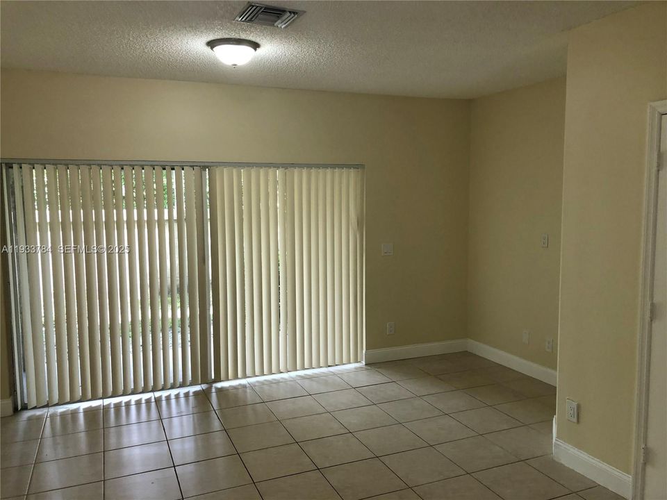 For Rent: $2,500 (2 beds, 2 baths, 1024 Square Feet)