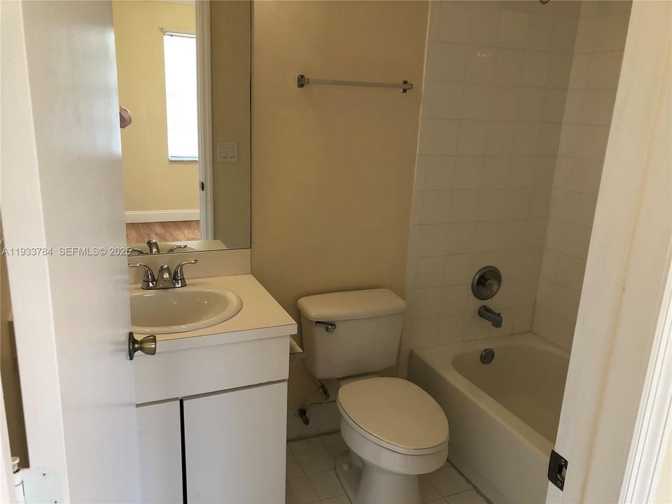 For Rent: $2,500 (2 beds, 2 baths, 1024 Square Feet)