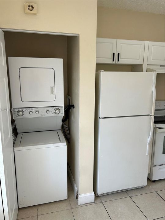 For Rent: $2,500 (2 beds, 2 baths, 1024 Square Feet)