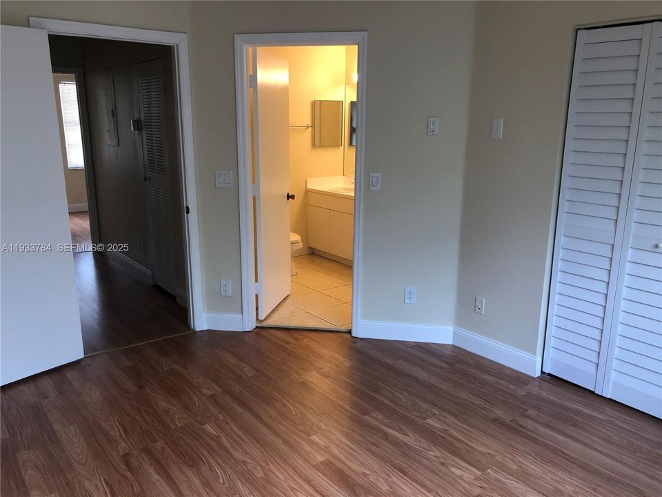 For Rent: $2,500 (2 beds, 2 baths, 1024 Square Feet)