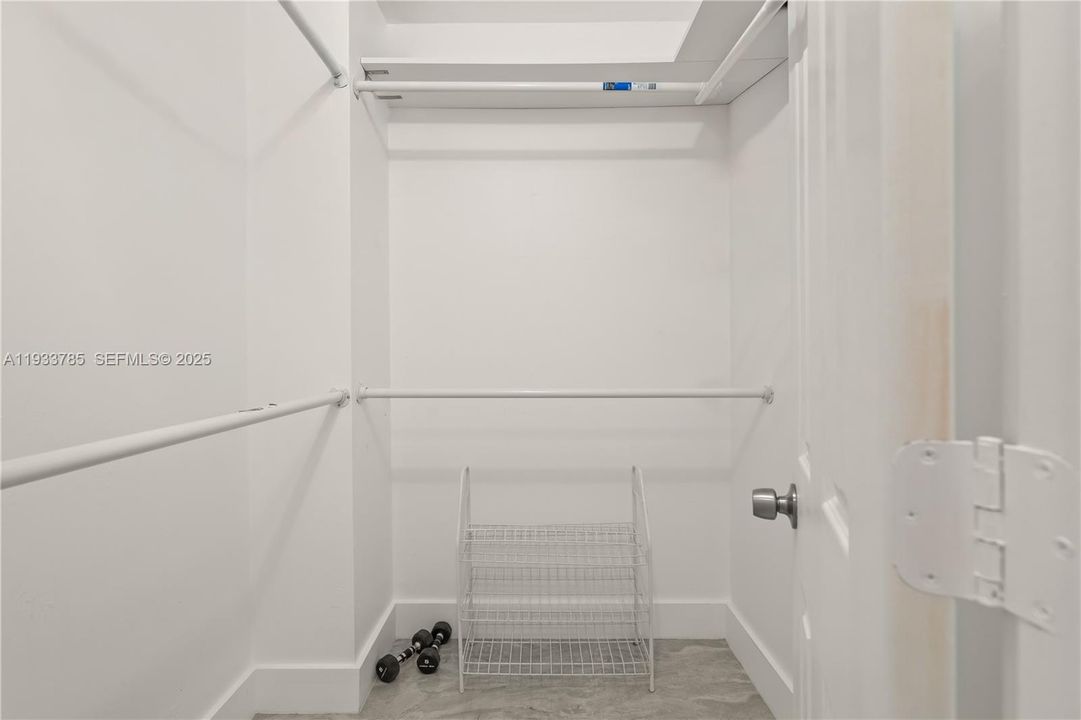 На продажу: $299,900 (2 спален, 2 ванн, 1140 Квадратных фут)