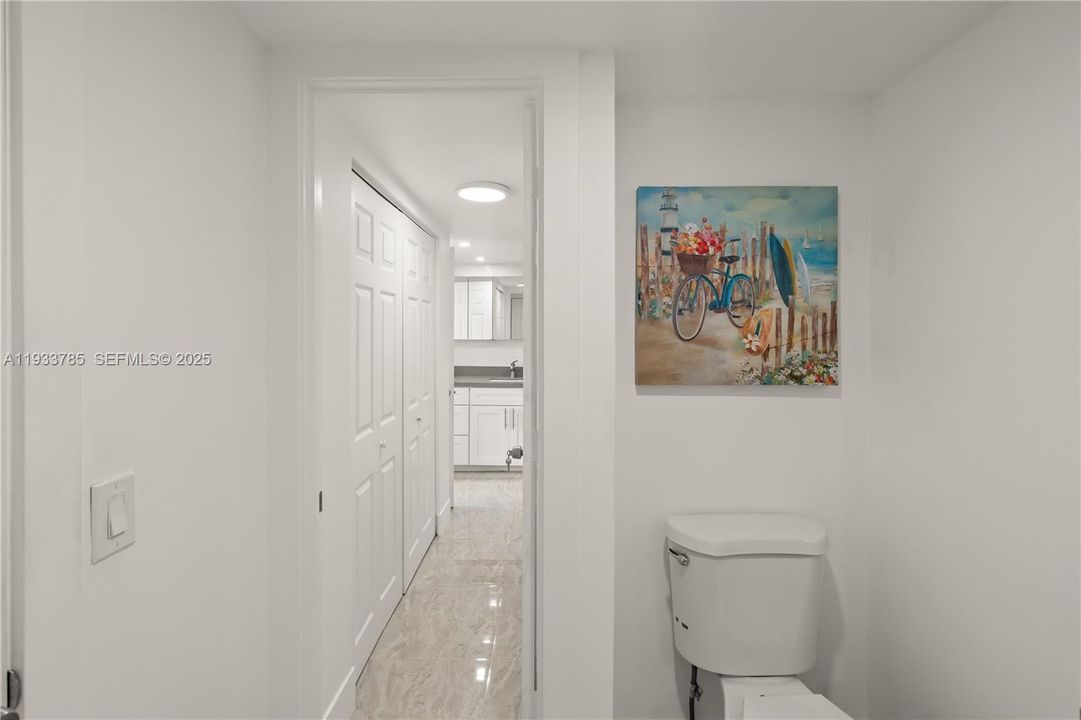 На продажу: $299,900 (2 спален, 2 ванн, 1140 Квадратных фут)