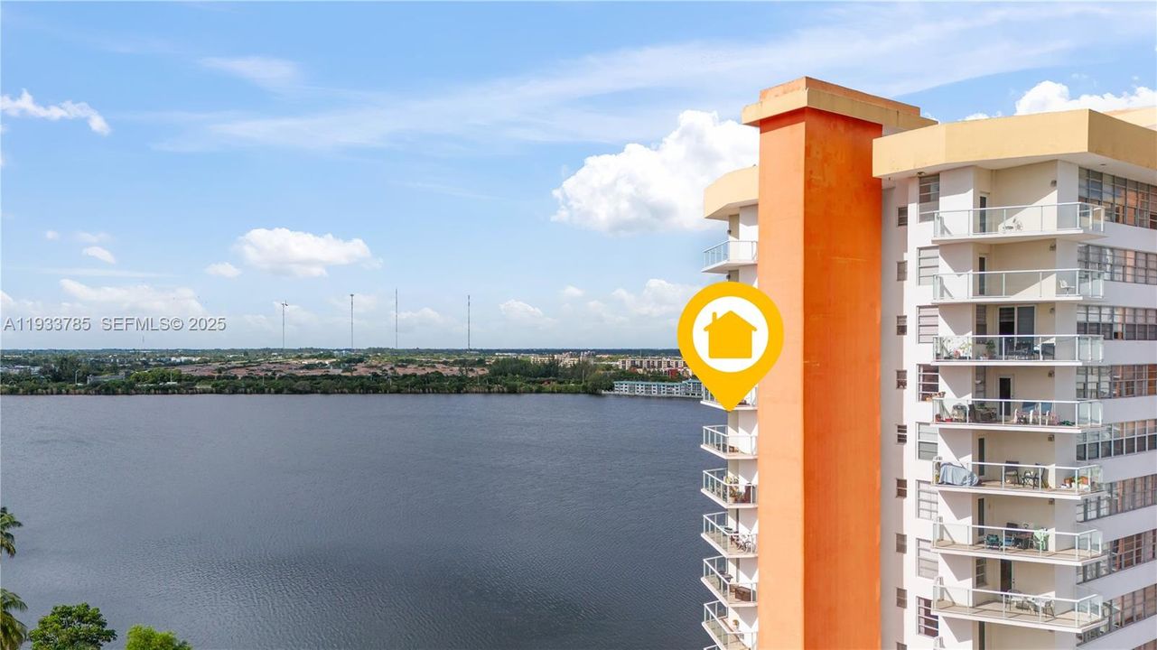 На продажу: $299,900 (2 спален, 2 ванн, 1140 Квадратных фут)