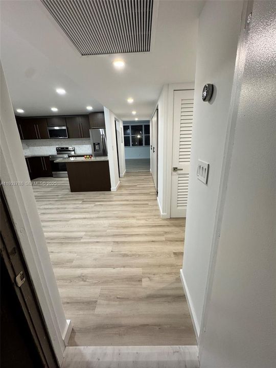 En Venta: $385,000 (3 camas, 2 baños, 1380 Pies cuadrados)