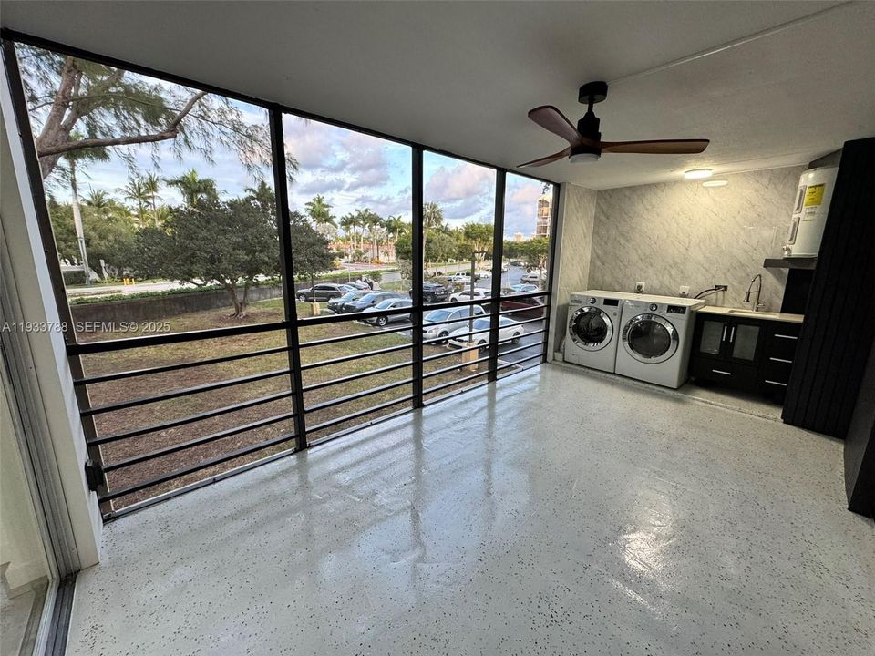 En Venta: $385,000 (3 camas, 2 baños, 1380 Pies cuadrados)