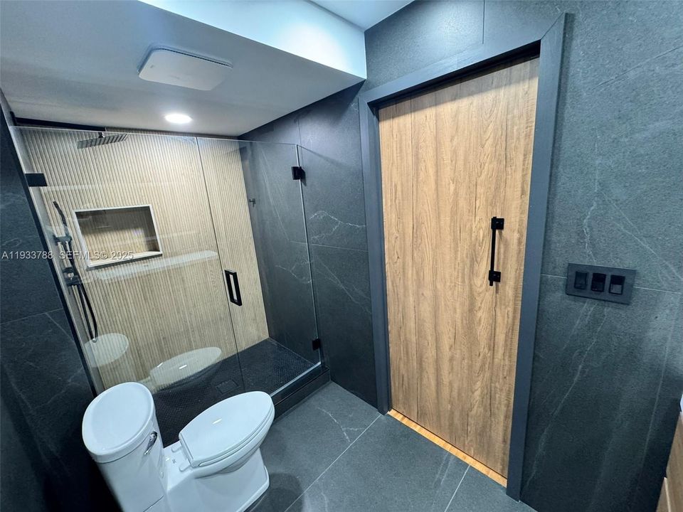 En Venta: $385,000 (3 camas, 2 baños, 1380 Pies cuadrados)