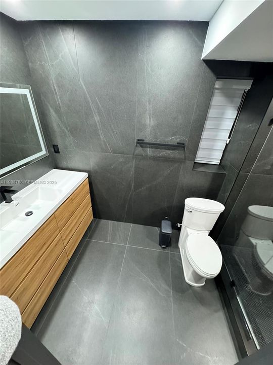 En Venta: $385,000 (3 camas, 2 baños, 1380 Pies cuadrados)