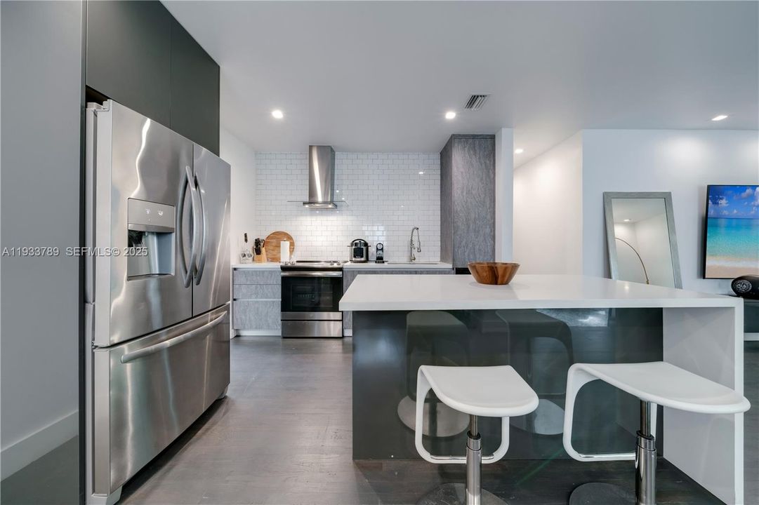 For Rent: $6,500 (3 beds, 2 baths, 1230 Square Feet)