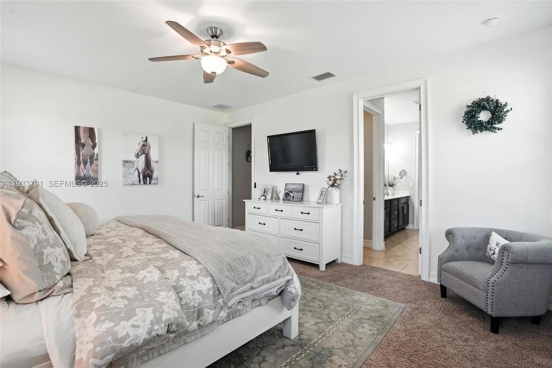 На продажу: $469,900 (5 спален, 3 ванн, 3584 Квадратных фут)