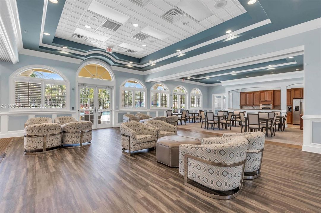 На продажу: $469,900 (5 спален, 3 ванн, 3584 Квадратных фут)