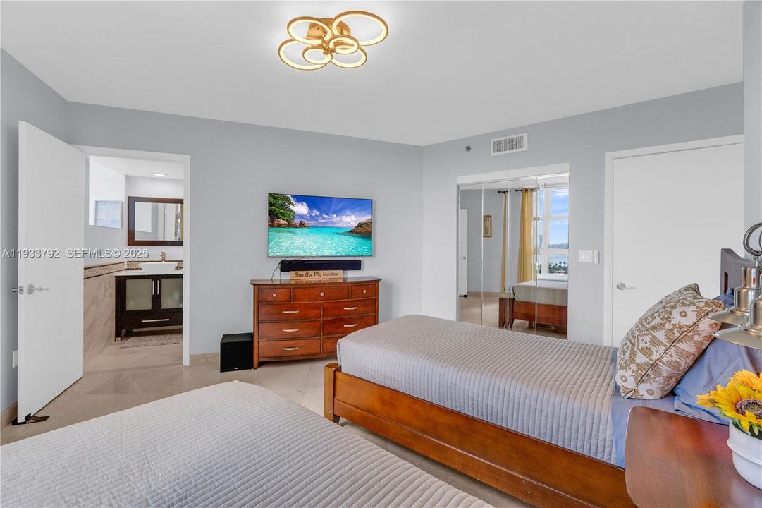 En Renta: $7,100 (2 camas, 2 baños, 1900 Pies cuadrados)