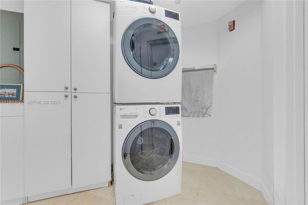 En Renta: $7,100 (2 camas, 2 baños, 1900 Pies cuadrados)