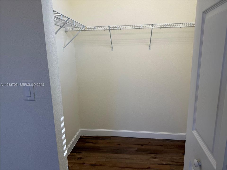 For Rent: $4,600 (5 beds, 3 baths, 3520 Square Feet)