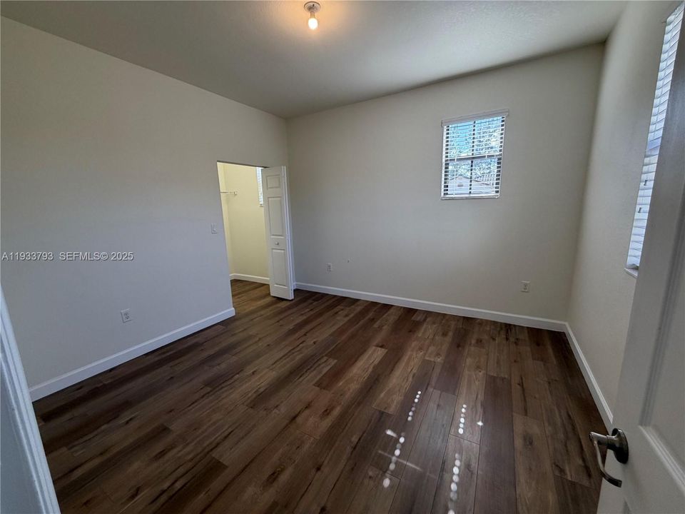 For Rent: $4,600 (5 beds, 3 baths, 3520 Square Feet)