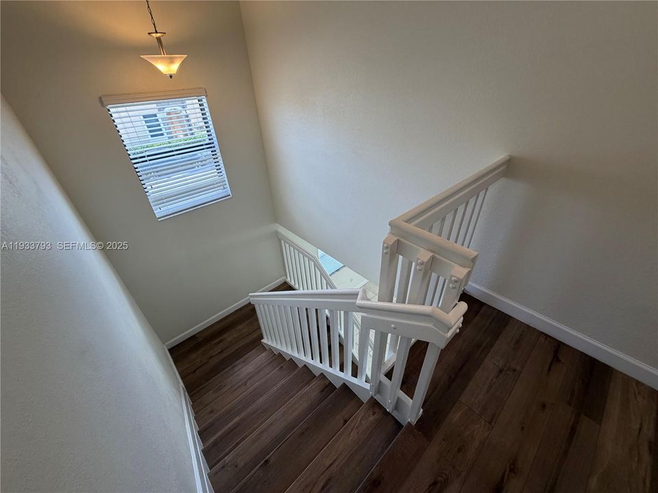 For Rent: $4,600 (5 beds, 3 baths, 3520 Square Feet)