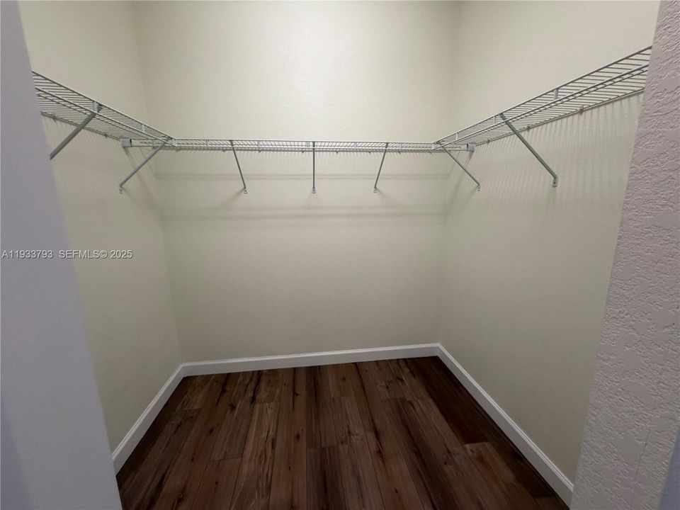 For Rent: $4,600 (5 beds, 3 baths, 3520 Square Feet)