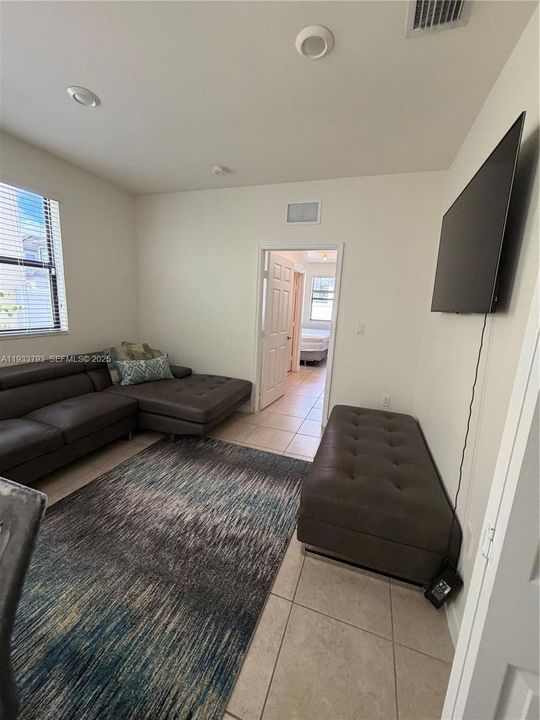 For Rent: $4,600 (5 beds, 3 baths, 3520 Square Feet)