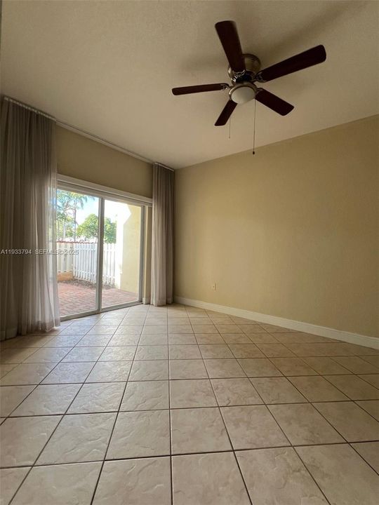 For Rent: $3,100 (3 beds, 2 baths, 1710 Square Feet)