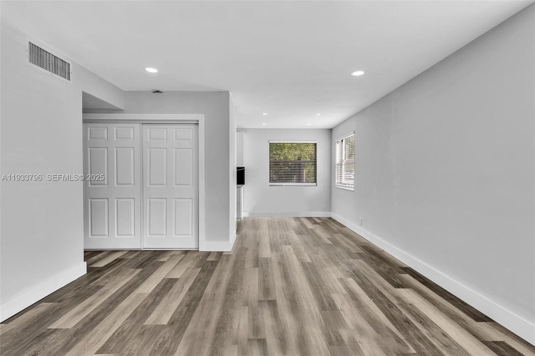 For Rent: $2,200 (2 beds, 1 baths, 1885 Square Feet)