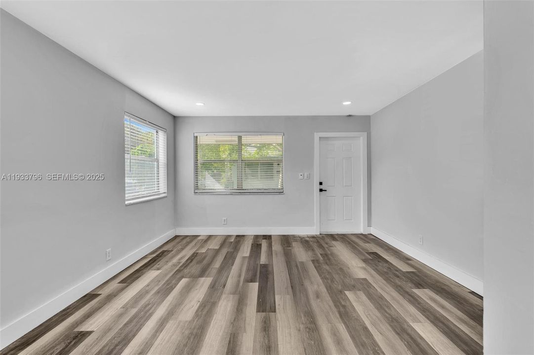 For Rent: $2,200 (2 beds, 1 baths, 1885 Square Feet)