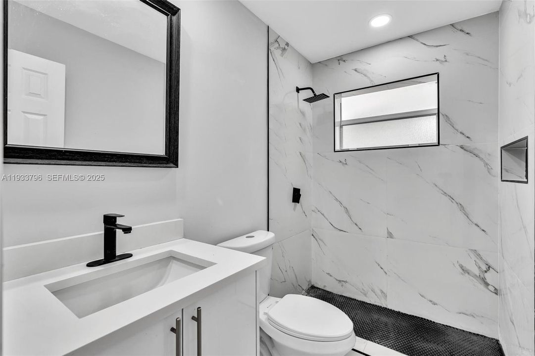 For Rent: $2,200 (2 beds, 1 baths, 1885 Square Feet)