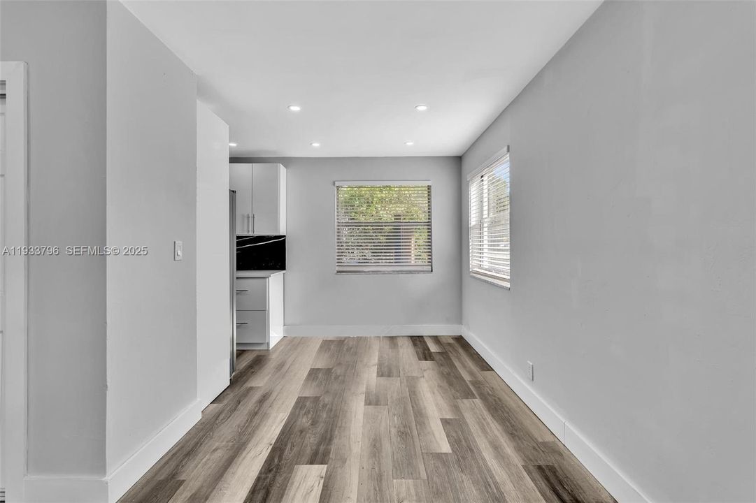 For Rent: $2,200 (2 beds, 1 baths, 1885 Square Feet)