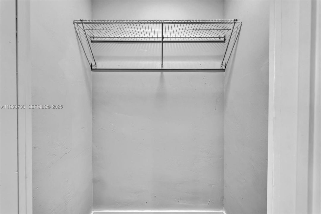 For Rent: $2,200 (2 beds, 1 baths, 1885 Square Feet)