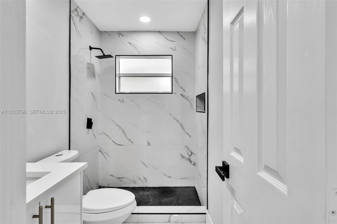 For Rent: $2,200 (2 beds, 1 baths, 1885 Square Feet)