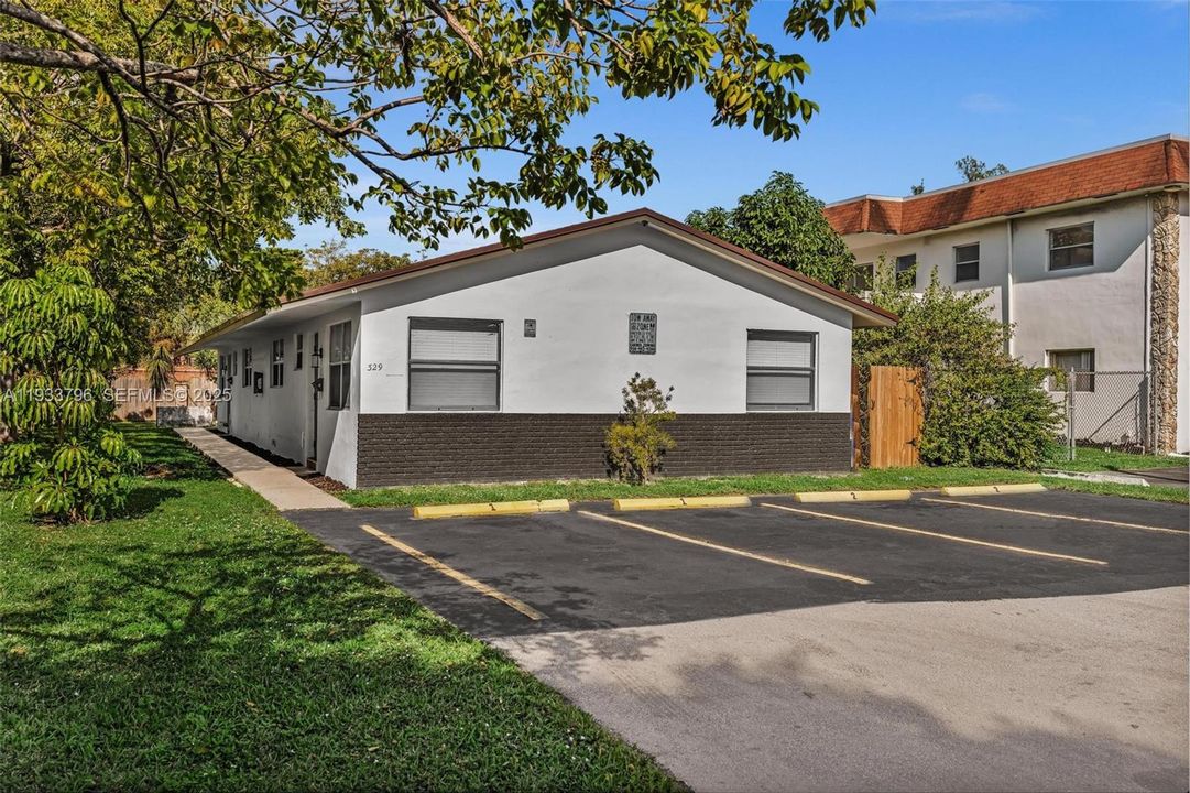 For Rent: $2,200 (2 beds, 1 baths, 1885 Square Feet)