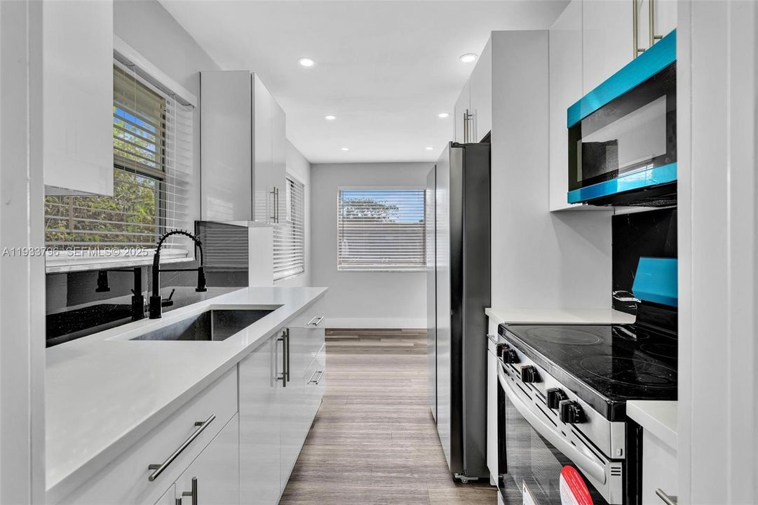 For Rent: $2,200 (2 beds, 1 baths, 1885 Square Feet)