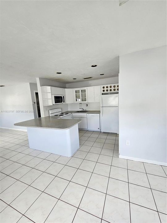 For Rent: $2,700 (3 beds, 2 baths, 2209 Square Feet)