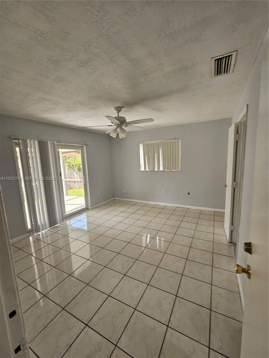 For Rent: $2,700 (3 beds, 2 baths, 2209 Square Feet)