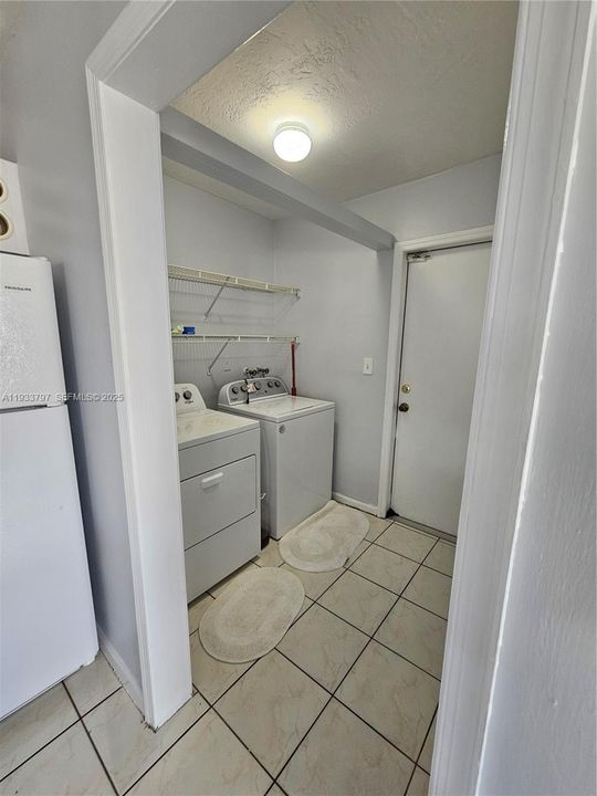 For Rent: $2,700 (3 beds, 2 baths, 2209 Square Feet)