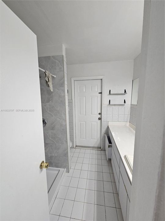 For Rent: $2,700 (3 beds, 2 baths, 2209 Square Feet)