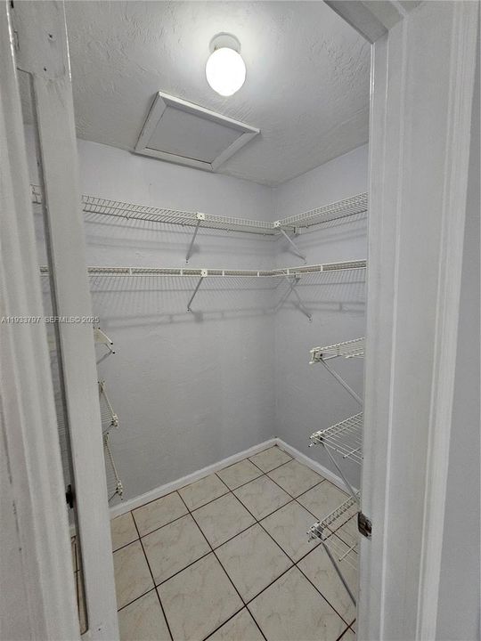 For Rent: $2,700 (3 beds, 2 baths, 2209 Square Feet)