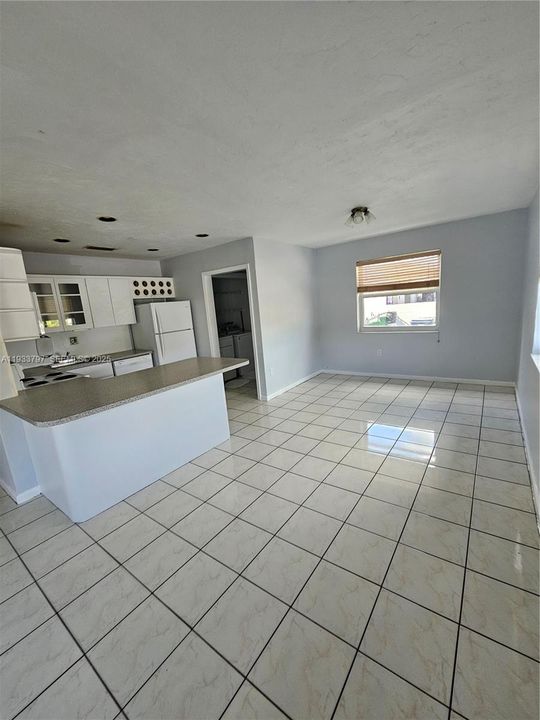 For Rent: $2,700 (3 beds, 2 baths, 2209 Square Feet)