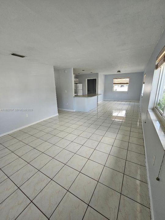 For Rent: $2,700 (3 beds, 2 baths, 2209 Square Feet)