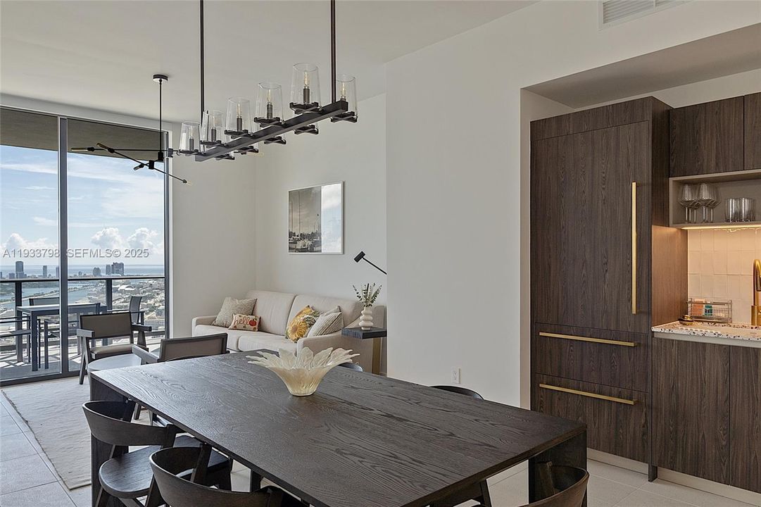 For Sale: $1,700,000 (3 beds, 2 baths, 1246 Square Feet)