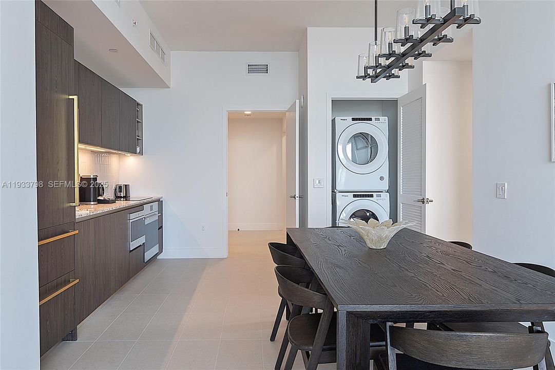 For Sale: $1,700,000 (3 beds, 2 baths, 1246 Square Feet)