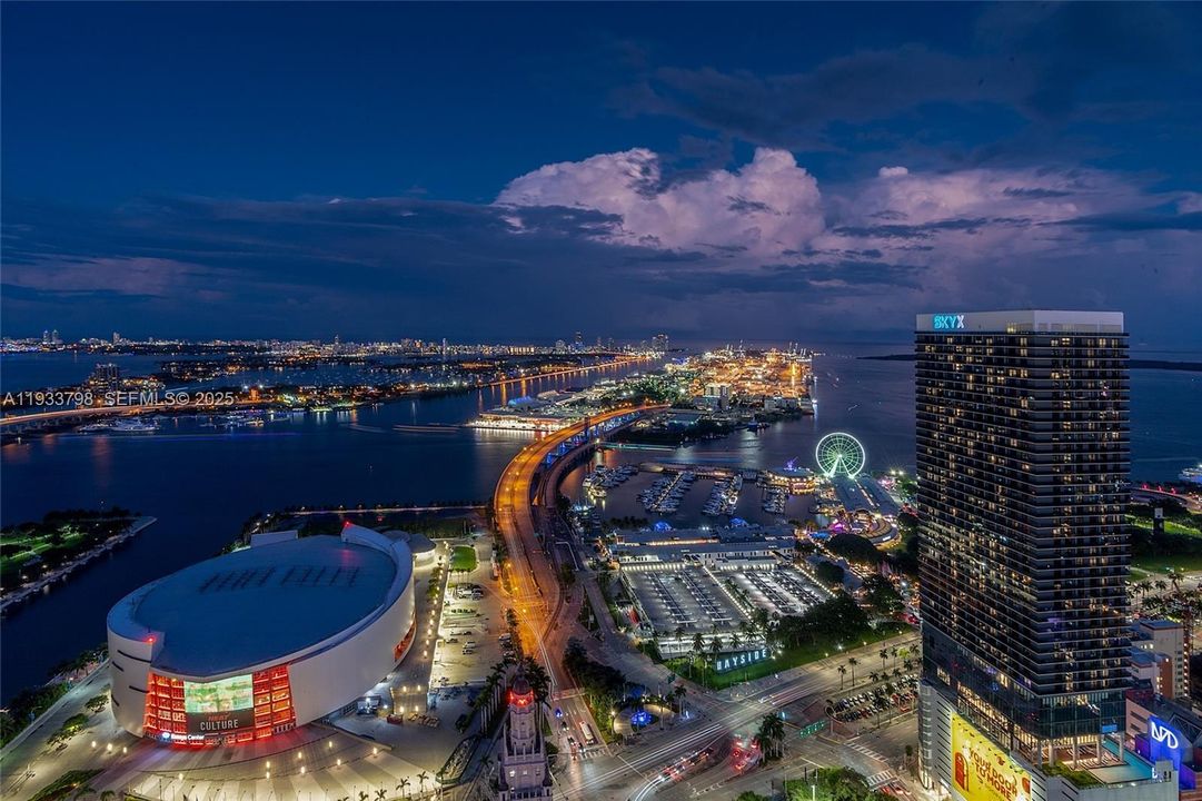 For Sale: $1,700,000 (3 beds, 2 baths, 1246 Square Feet)