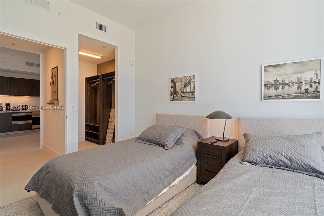 For Sale: $1,700,000 (3 beds, 2 baths, 1246 Square Feet)