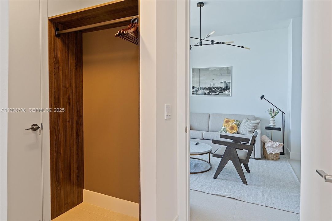 For Sale: $1,700,000 (3 beds, 2 baths, 1246 Square Feet)