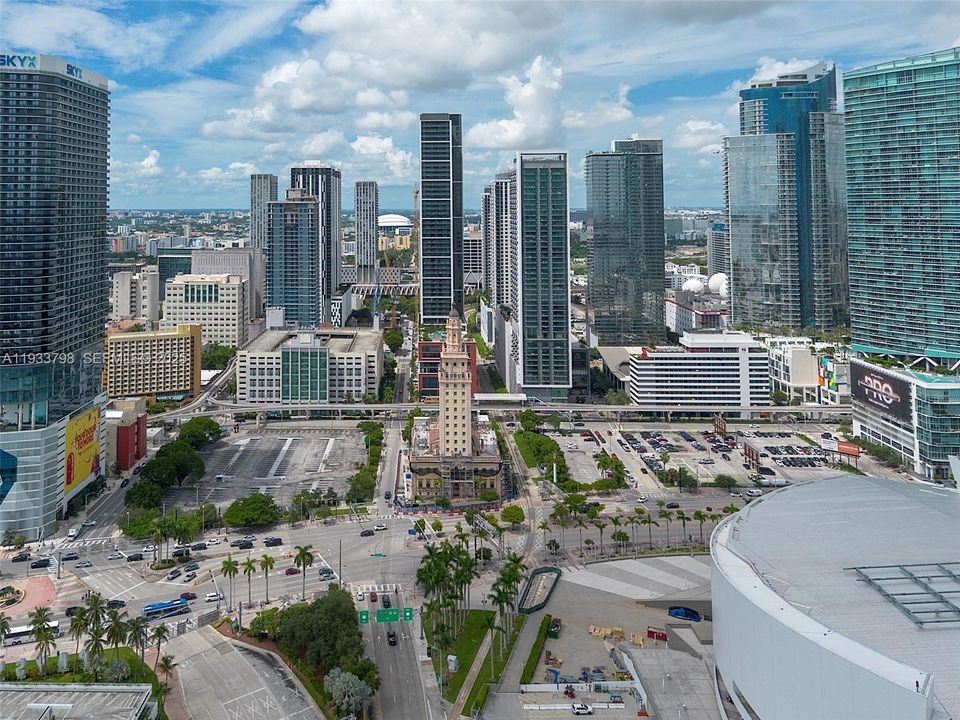 For Sale: $1,700,000 (3 beds, 2 baths, 1246 Square Feet)