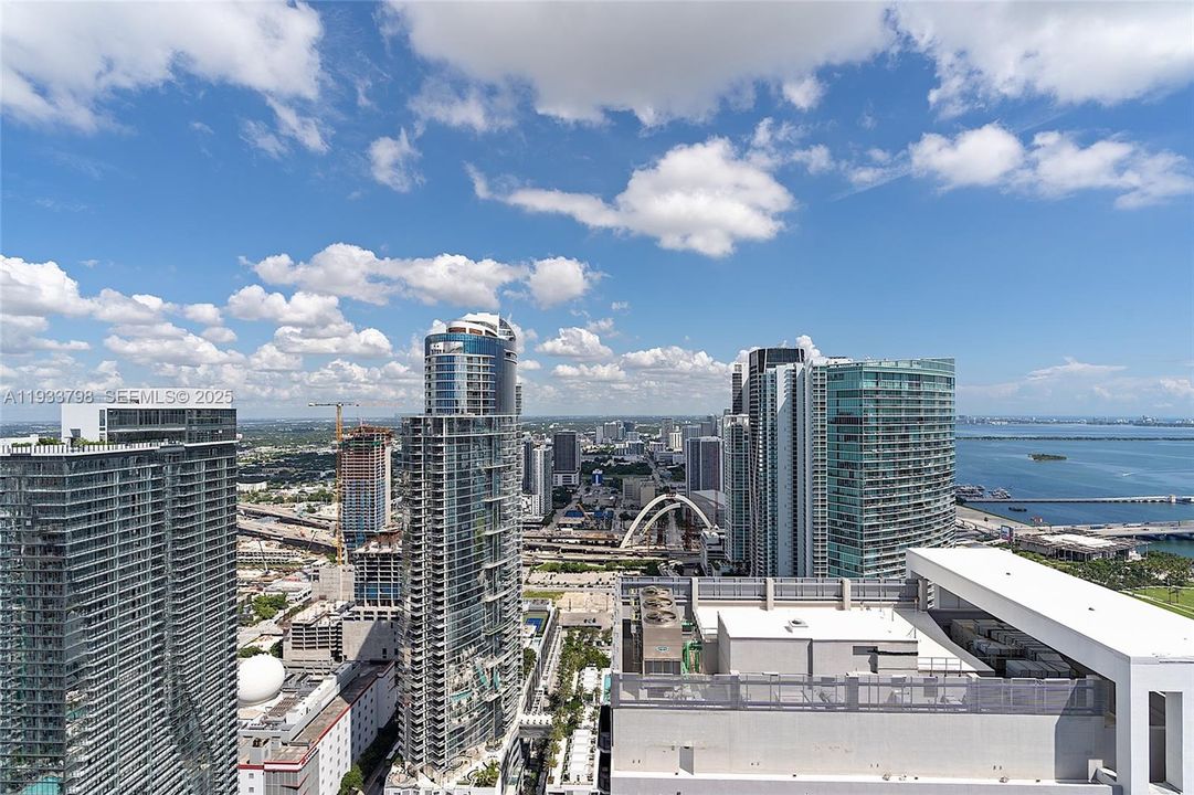 For Sale: $1,700,000 (3 beds, 2 baths, 1246 Square Feet)