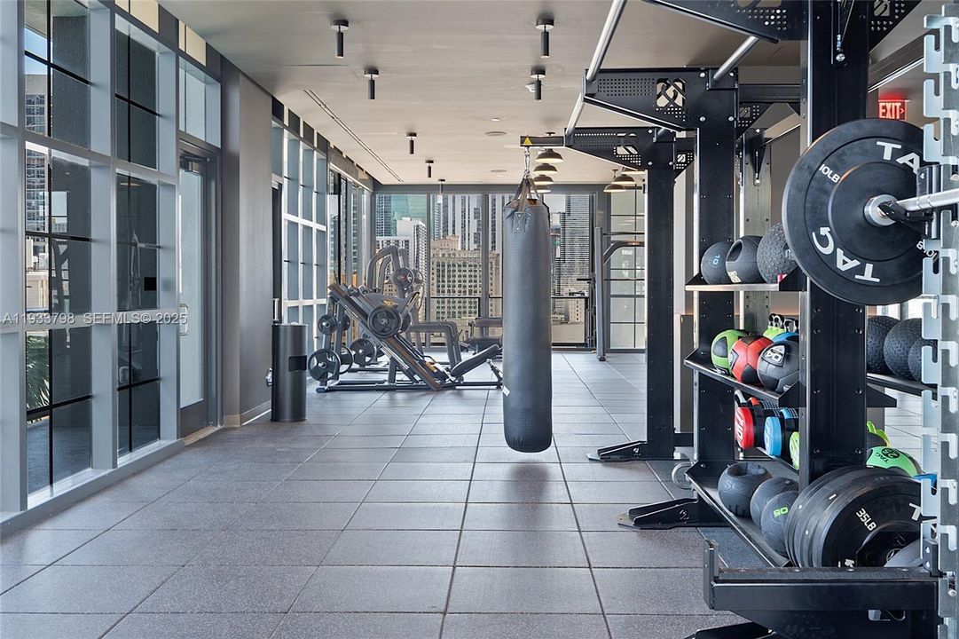 For Sale: $1,700,000 (3 beds, 2 baths, 1246 Square Feet)