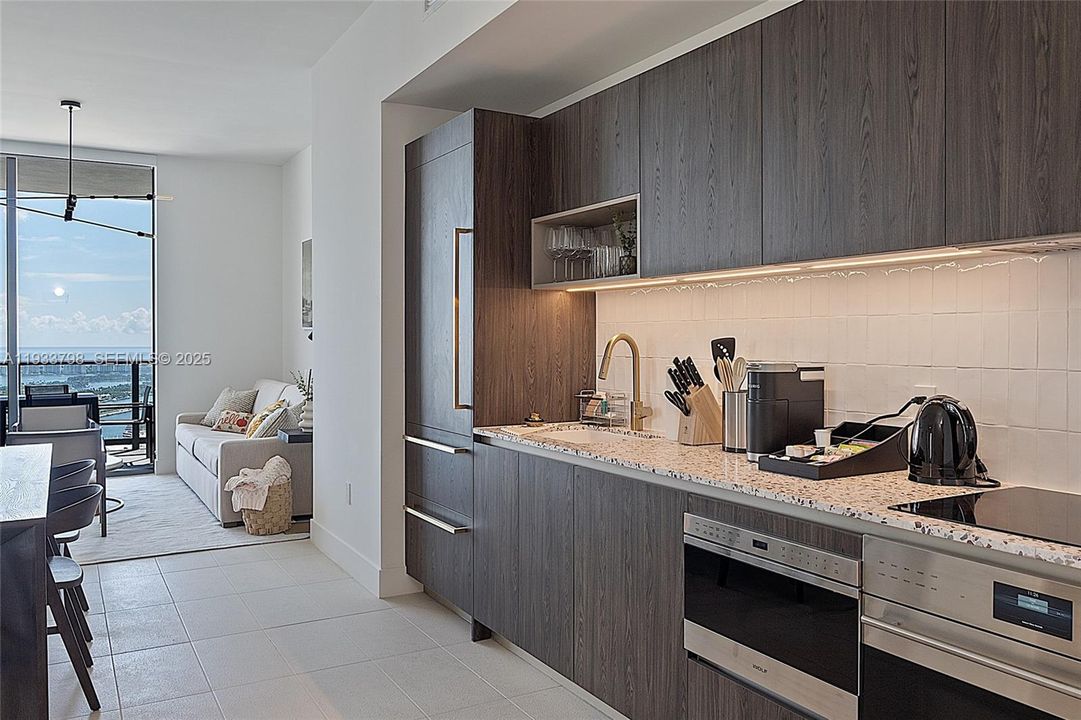 For Sale: $1,700,000 (3 beds, 2 baths, 1246 Square Feet)