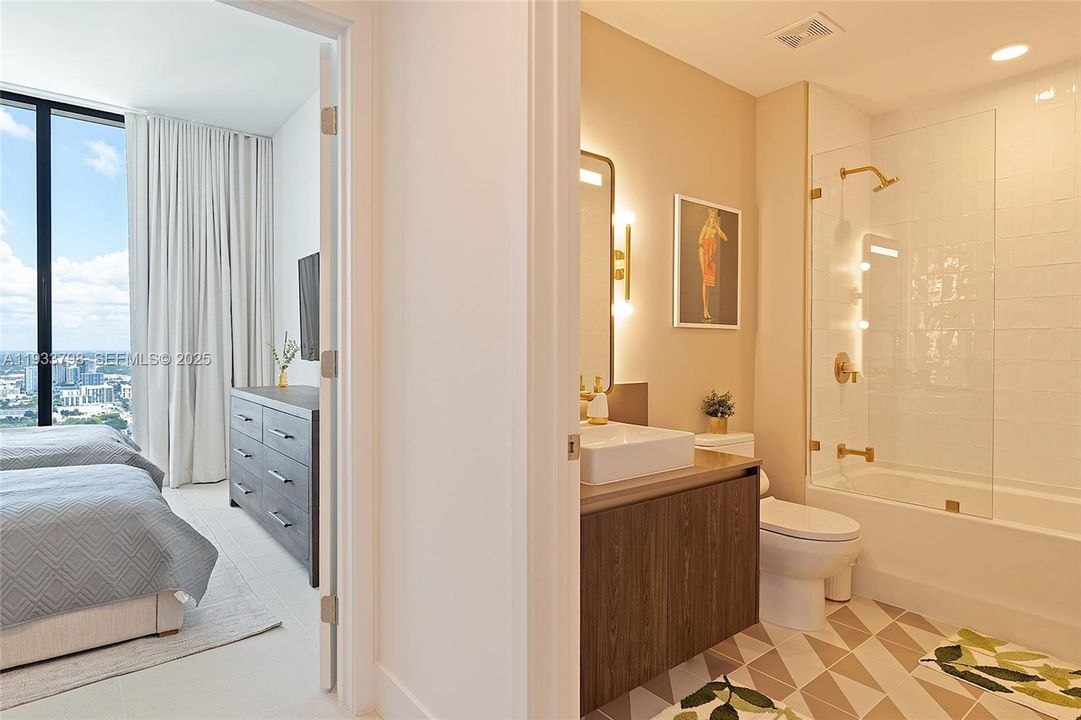 For Sale: $1,700,000 (3 beds, 2 baths, 1246 Square Feet)