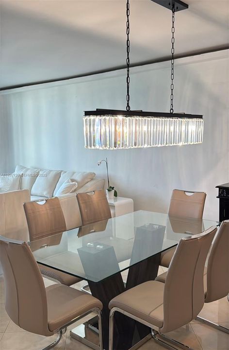 出租: $12,000 (1 贝兹, 2 浴室, 850 平方英尺)